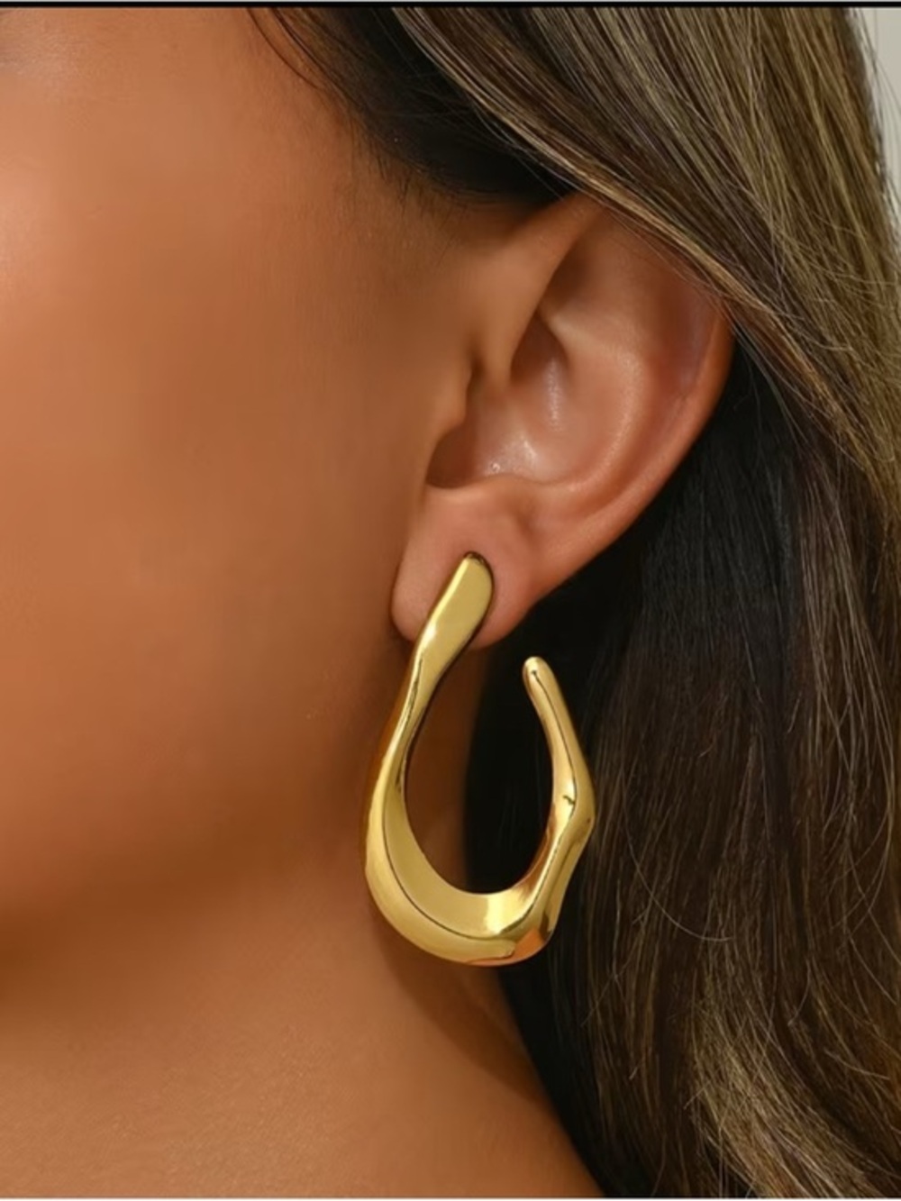 Elegant Gold Hoop Earrings - Women Jewelry